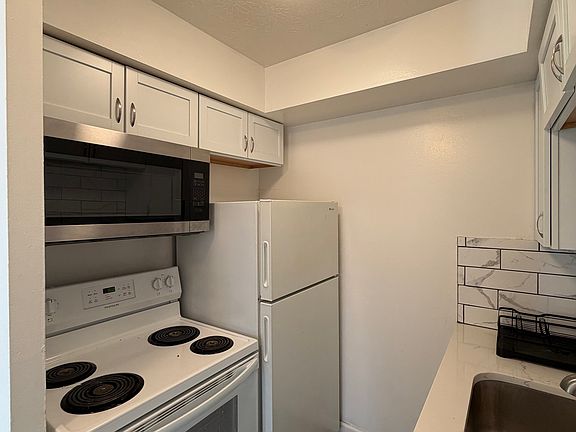 5th image of 13395 Madison Ave APT 102