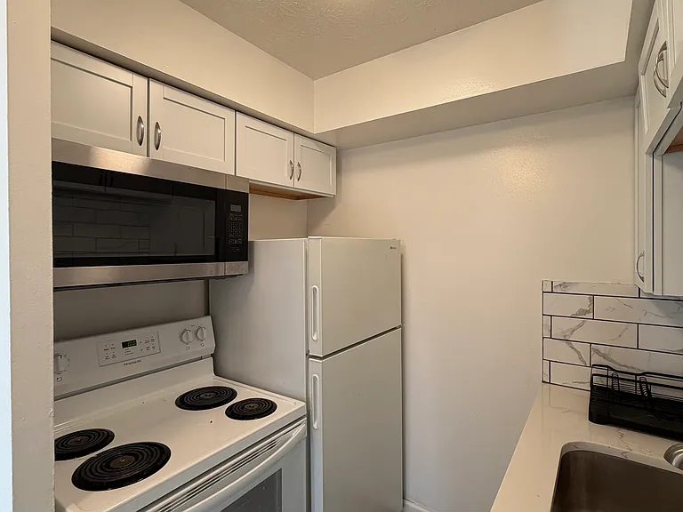 13395 Madison Ave #102 — Photo 5