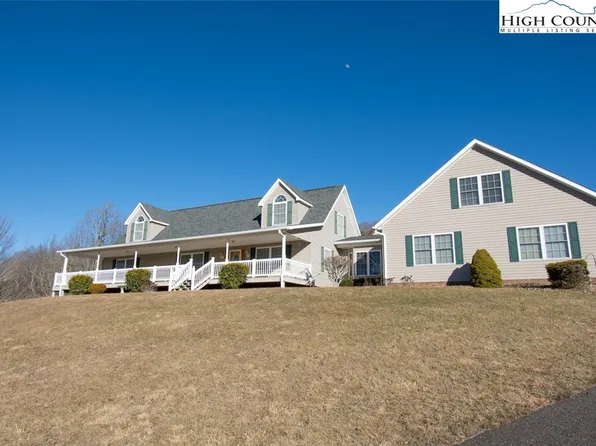 1876 Chestnut Hill Road, Crumpler, NC 28617