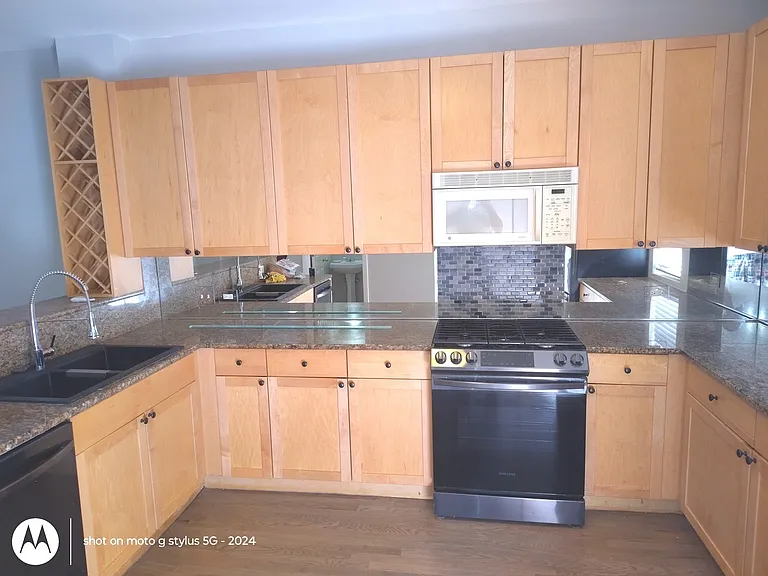 2367 E 70th Pl #1A — Photo 3