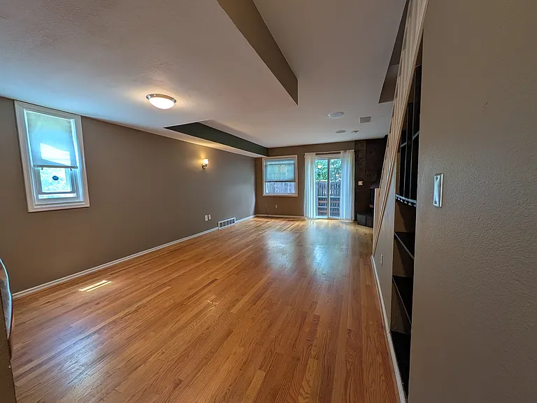 1039 Maxwell Ave #2.0 — Photo 2