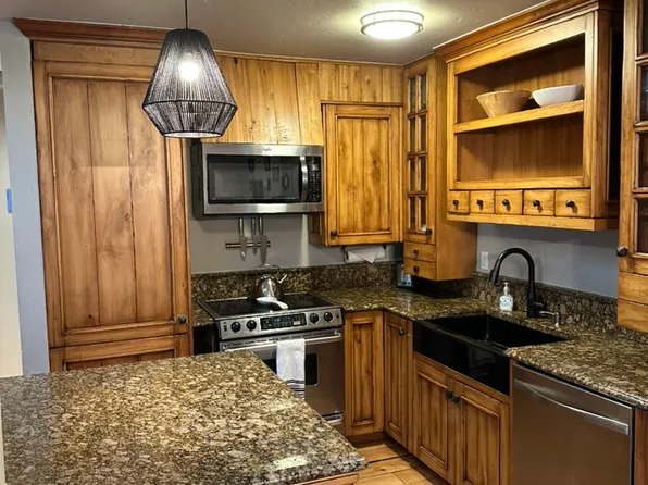 3121 Bellflower Dr #B, Vail, CO 81657