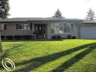 4th image of 3084 Angelus Dr