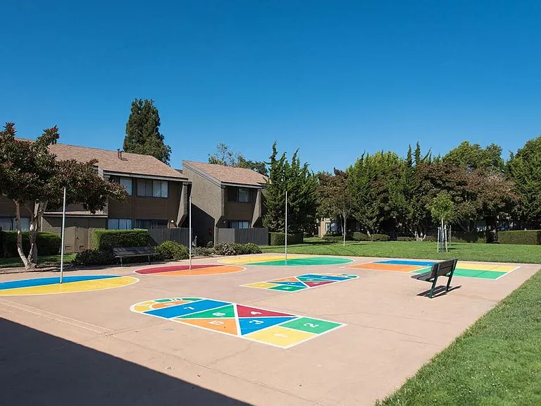 La Vista — Photo 29
