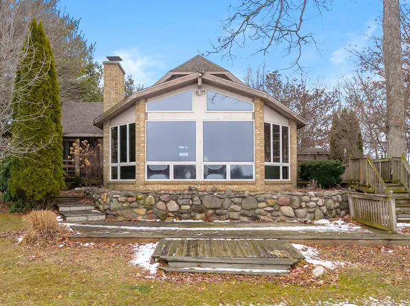 41772 N Park St, Paw Paw, MI 49079