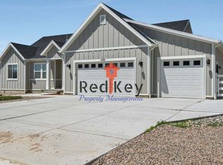 1225 E Blue Moon Dr, Lake Pt, UT 84074