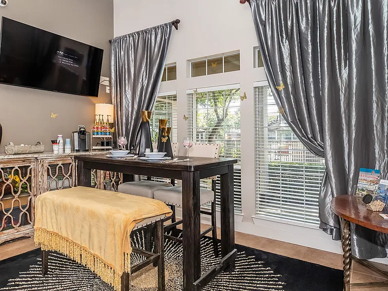 Estate Villas at Krum Apartments — Photo 39