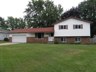 1769 Woodside Dr, Muskegon, MI, 49441