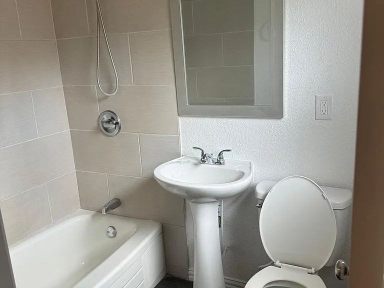 1105 Callahan St — Photo 17