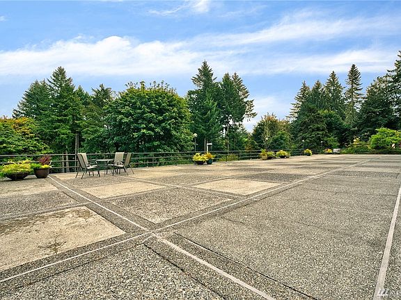 3rd image of 1910 Evergreen Park Dr SW APT 605