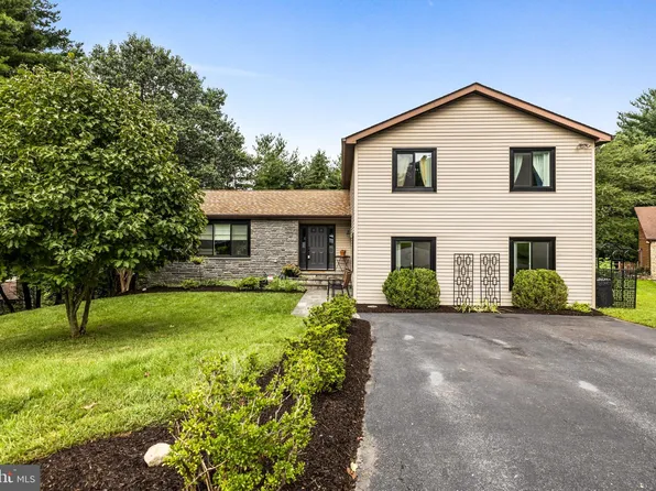 7 Spruce Ct, Owings Mills, MD 21117