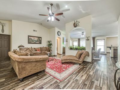 1135 Rafer Johnson Dr, Kingsburg, CA, 93631