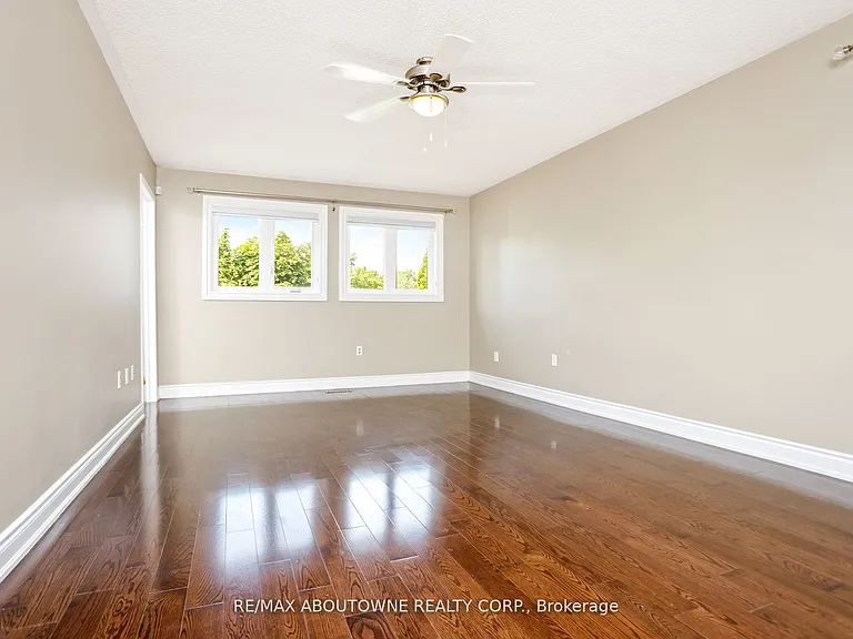 2235 Grenville Dr — Photo 18