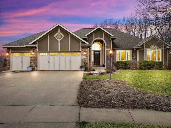 715 Creek View Ct, Coralville, IA 52241
