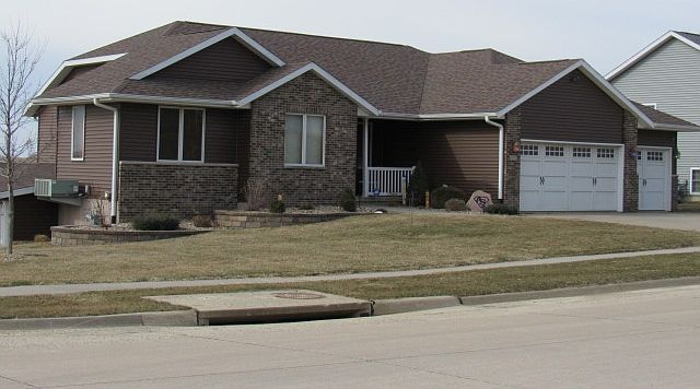1st image of 601 Park Dr