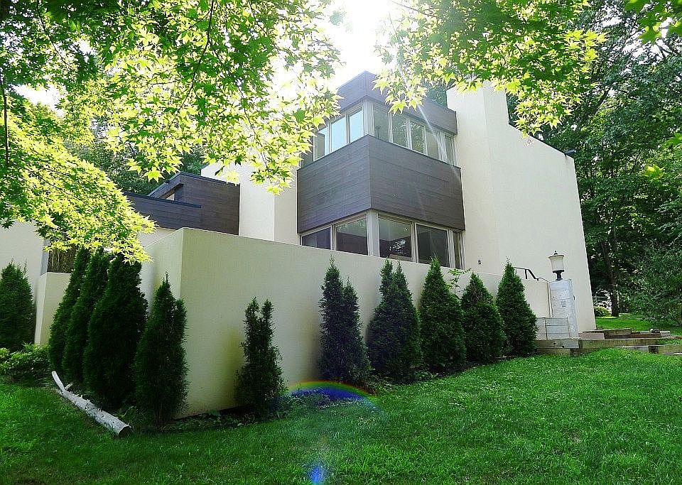 front of house_closer