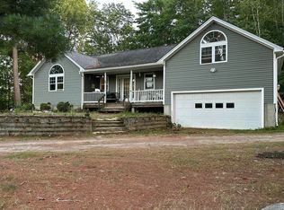 49 Cottage St, Hampden, ME 04444