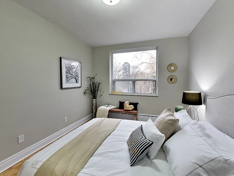 42 Glen Elm Ave #206 — Photo 40