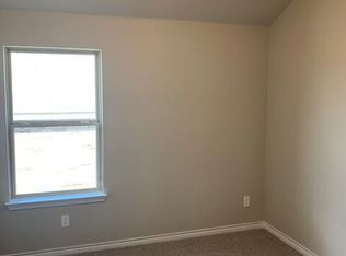 121 Wilson Cliff Dr, White Settlement, TX 76028