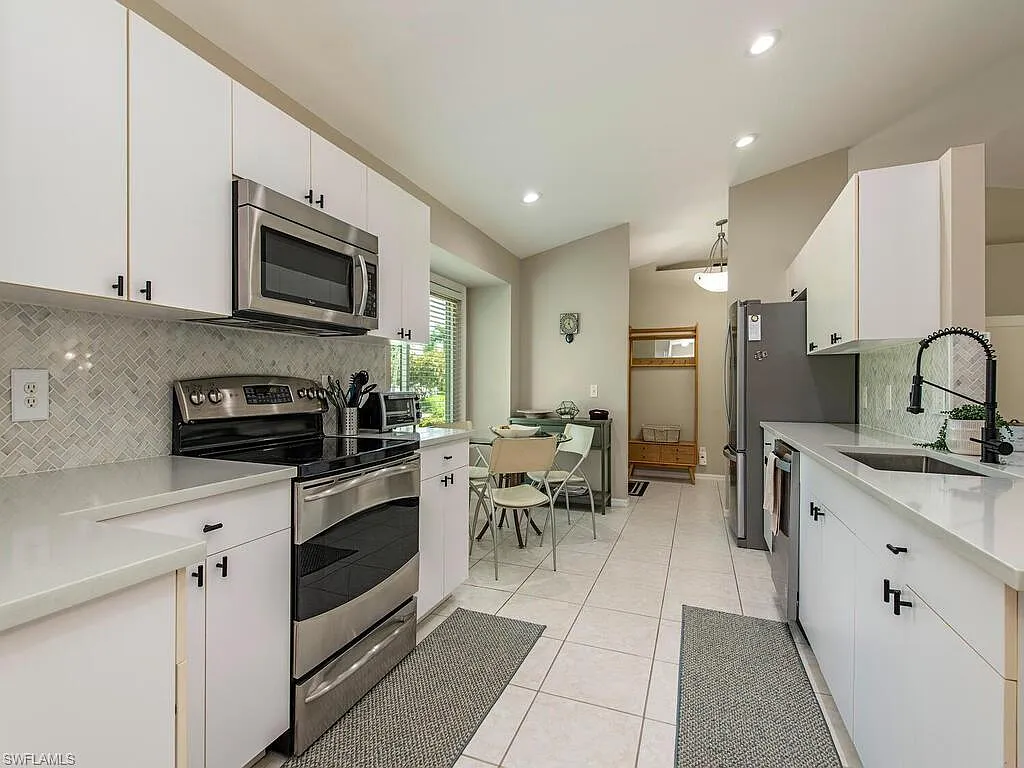 3 bed, 2.0 bath, 1500 sqft, $9,000 — Photo 3