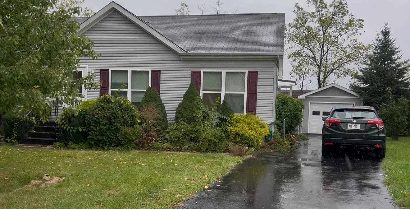 3 bed, 1120 sqft, $1,800 — Photo 1