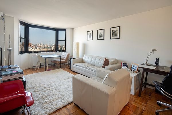 1st image of 200 E 90th St APT 25A