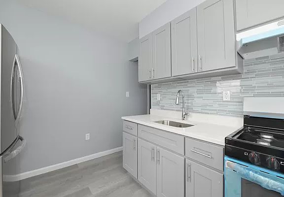 2nd image of 21-25 21st St #2