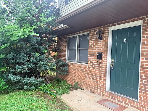 239 N Plum St #5 Photo 1