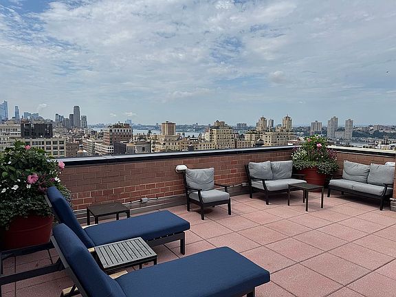 4th image of 250 W 90th St APT 16H