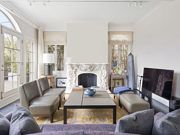 4th image of 944 Park Ave