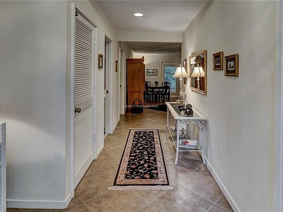 2nd image of 45 Queens Folly Rd APT 577