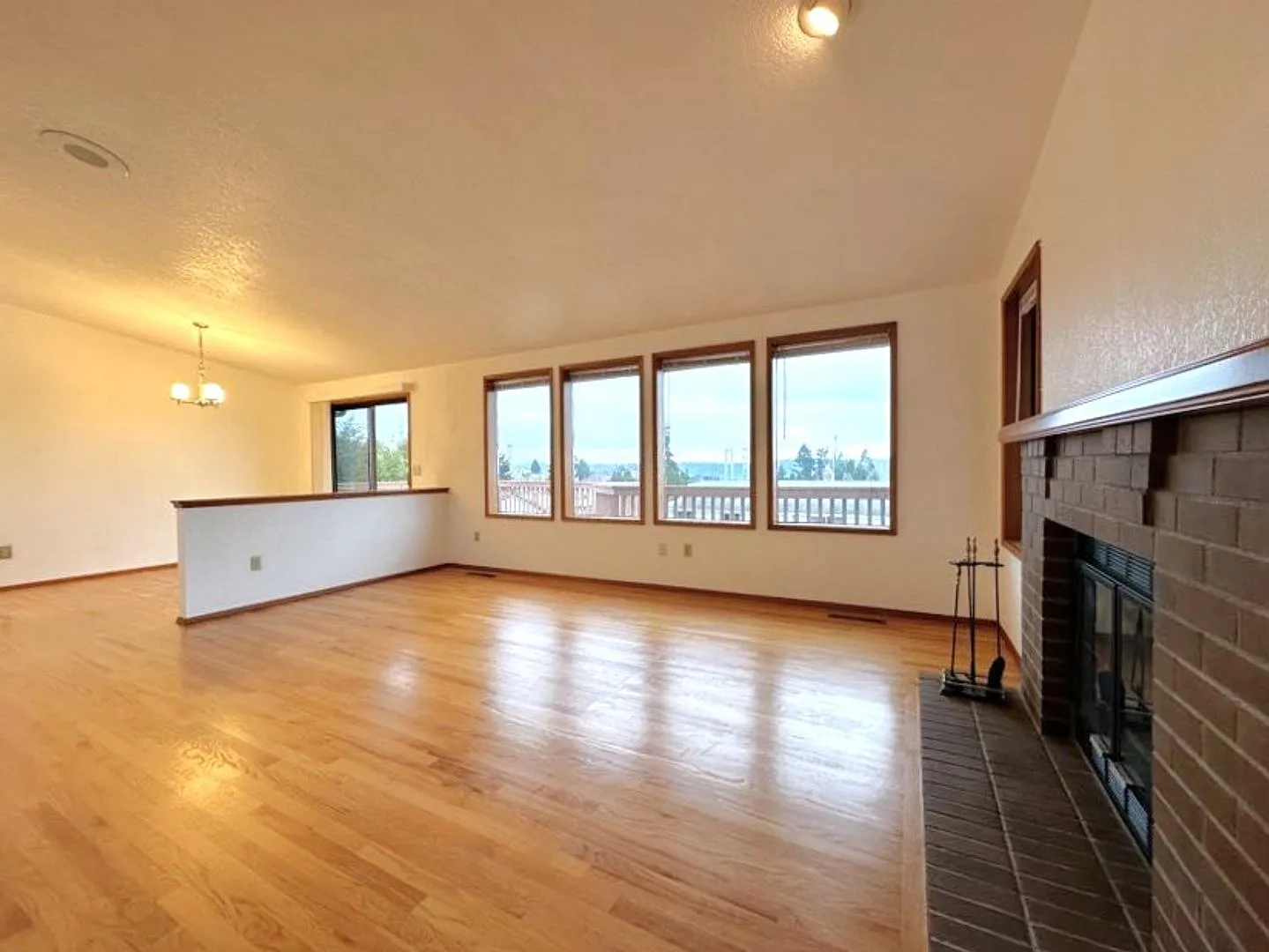 Views, Views And More Views! Three Car Garage! — Photo 4