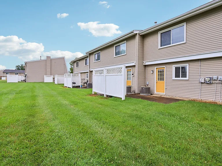 Parkview Townhomes — Photo 33