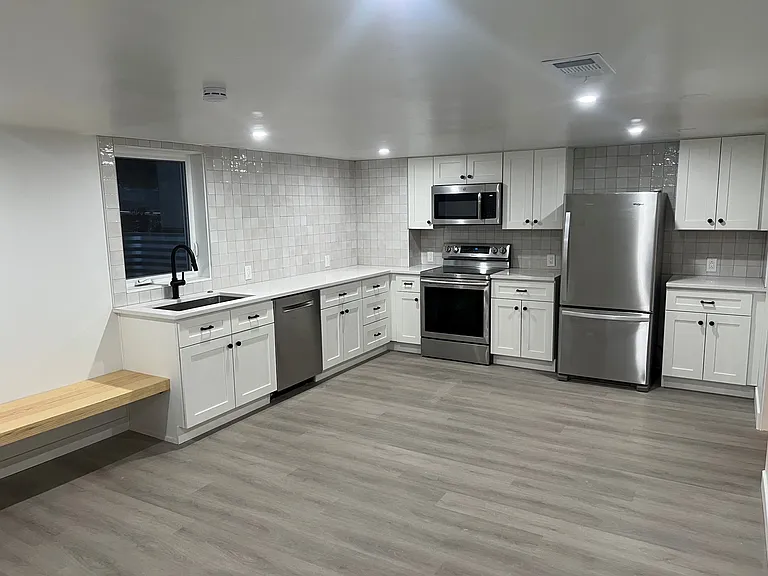 2817 S Ray St — Photo 2