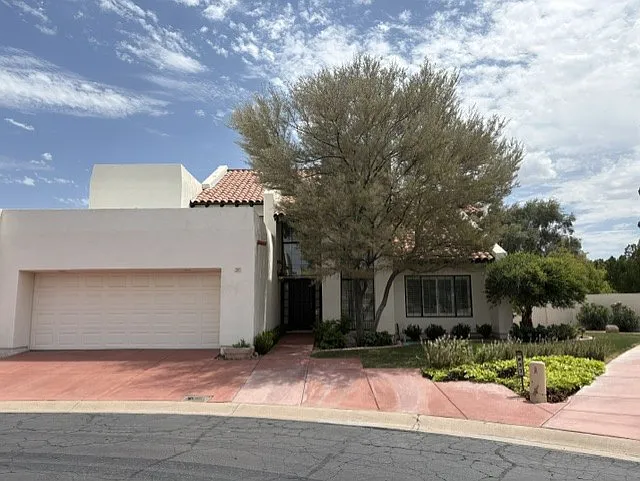 3 bed, 2.5 bath, 2521 sqft, $2,950 — Photo 2