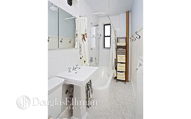 Sold by Douglas Elliman | media 6