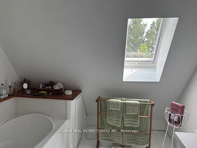 286399 Side Road 10 — Photo 32
