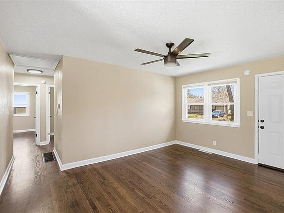 3rd image of 2510 S Crescent Ave