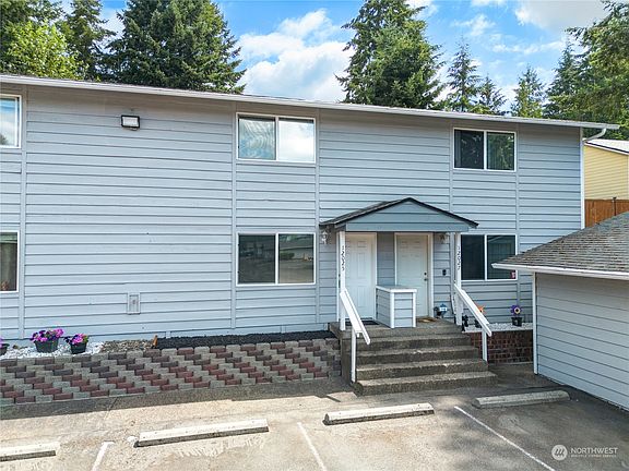2nd image of 12025 124th Avenue Ct E