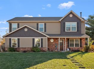 319 Woodford Park Dr, O Fallon, IL 62269