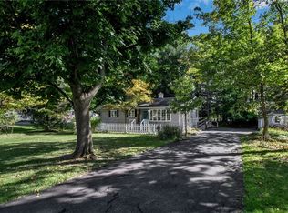 277 Hollybrook Rd, Rochester, NY 14623