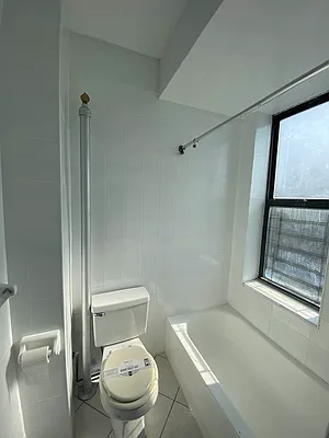 Rented by Houses of New York Realty LLC | media 24