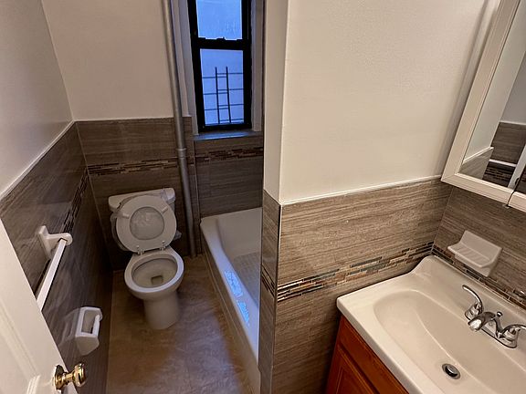 5th image of 1746 President St #3K