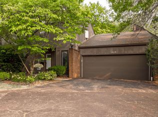 1623 Coppertree Rd, Columbus, OH 43232