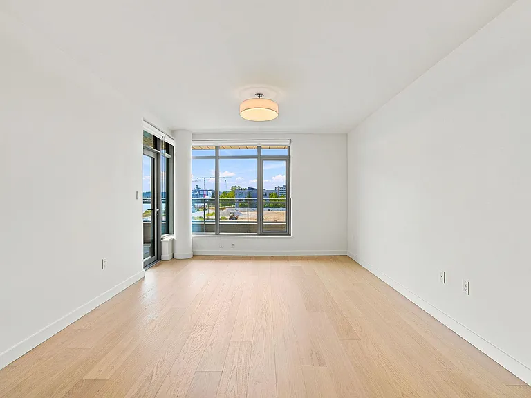 785 Harbour Ave #301 — Photo 5