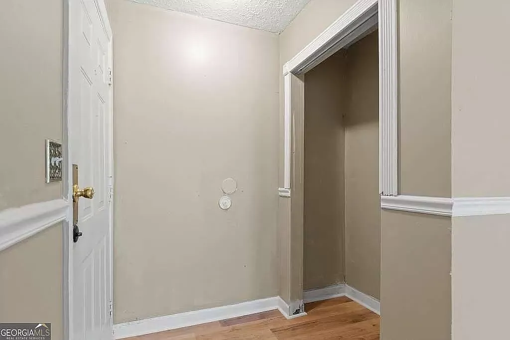 3605 Woodbriar Cir — Photo 2