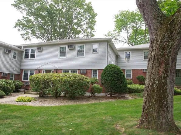 80 Brush Hill Ave APT 56, West Springfield, MA 01089