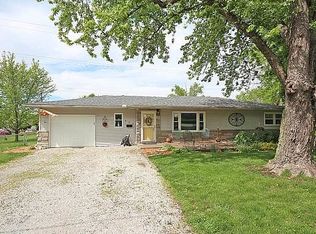 880 W Frank Dr, Decatur, IL 62526