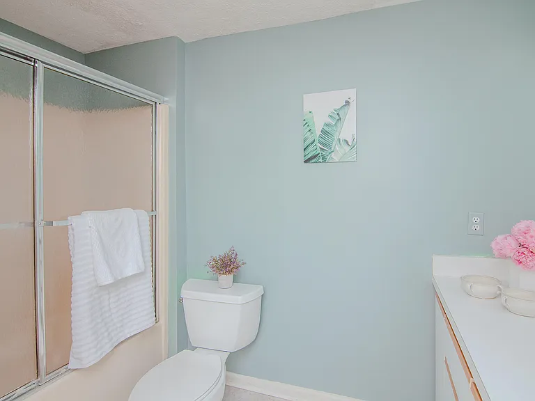 1704 Weatherstone Dr — Photo 36