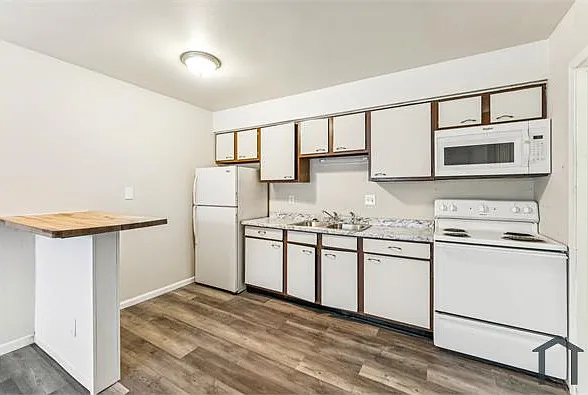 3817 Lippincott Blvd #13 — Photo 6
